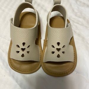 First step baby sandals, cream, size 3